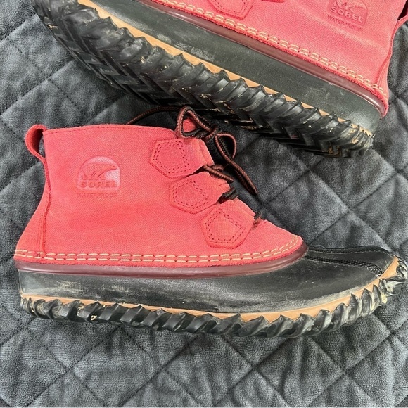 Sorel Boots Women 7 Shoes Out N About Rain Duck Red Ankle Lace Up - Picture 10 of 14